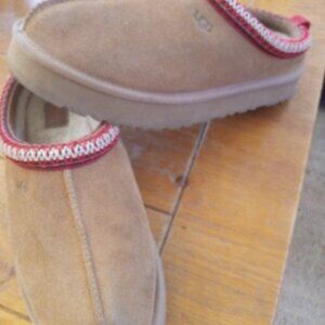 Uggs Chestnut brown leather slides mules 6